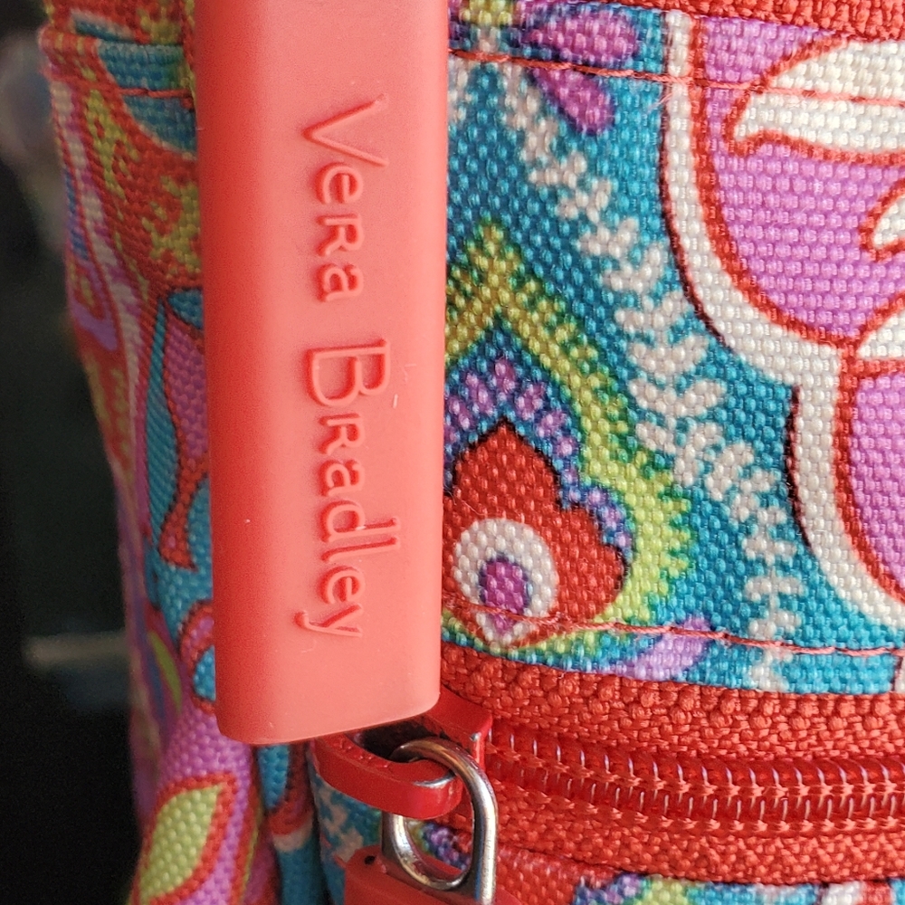 Vera Bradley cross body bag. - Picture 9 of 11